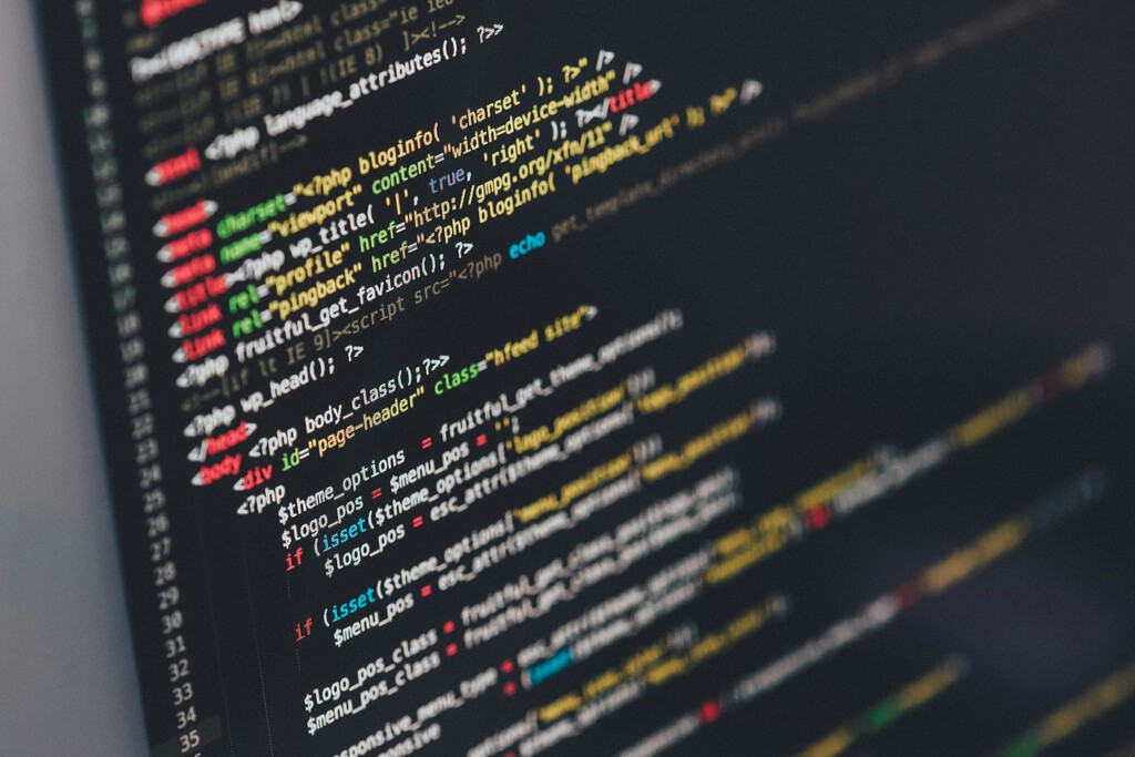 Los programadores ya no pueden vivir sin la IA. Pero saben que no se pueden fiar al 100% de ella