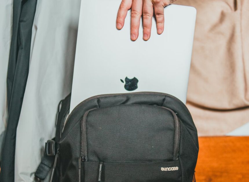 Qué portátil comprar para la vuelta al cole: cinco ordenadores ligeros perfectos para llevar a clase