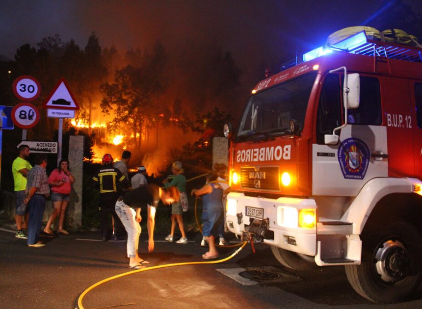 Los incendios de Galicia y Tres Cantos revelan una cruda realidad: vivir cerca de un monte en España ya es un riesgo