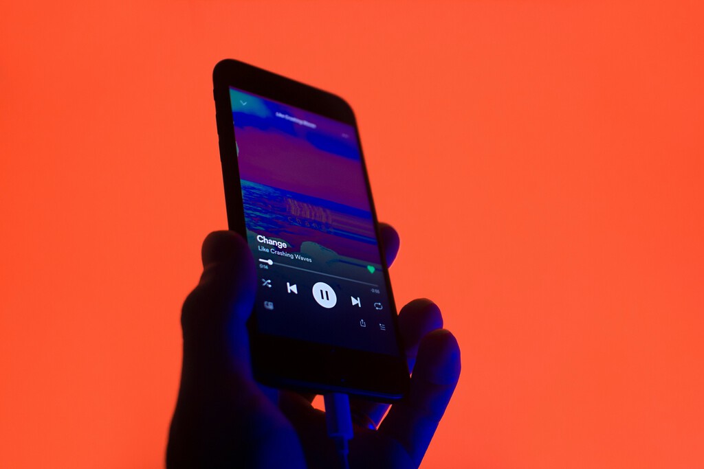 Spotify ya no es un reproductor de música. Es un «Netflix del audio» que quiere devorar tu día entero