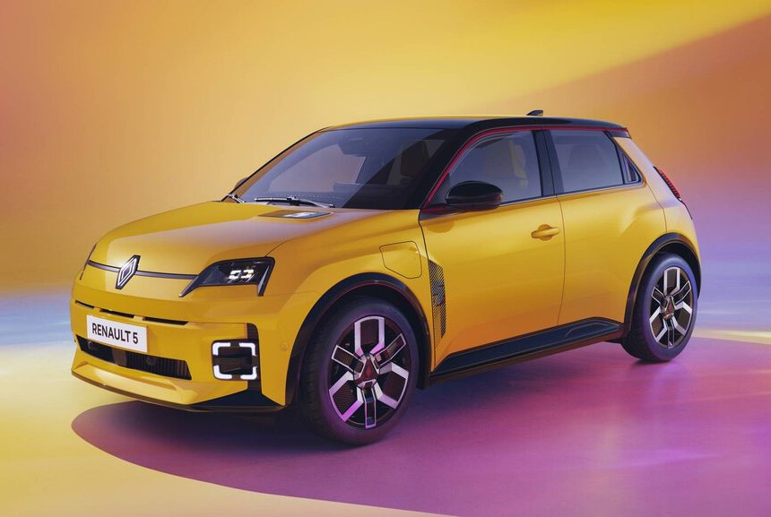 Renault ha lanzado su eléctrico más ochentero: sus dos máximos responsables ya han hecho las maletas