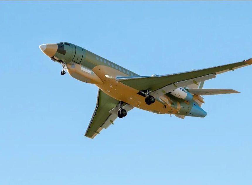 Francia acaba de hacer volar su nueva joya para la guerra electrónica: un avión espía diseñado para interceptar señales