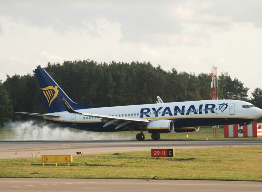 Ryanair se cargó 800.000 plazas este verano en los aeropuertos «pequeños» españoles. Amenaza con volver a hacerlo