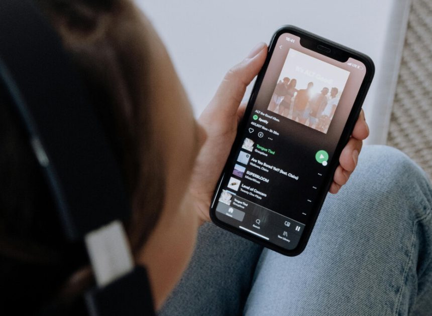 Spotify sube de precio por segunda vez en su historia: escuchar música sin anuncios es, desde ahora, un poco más caro